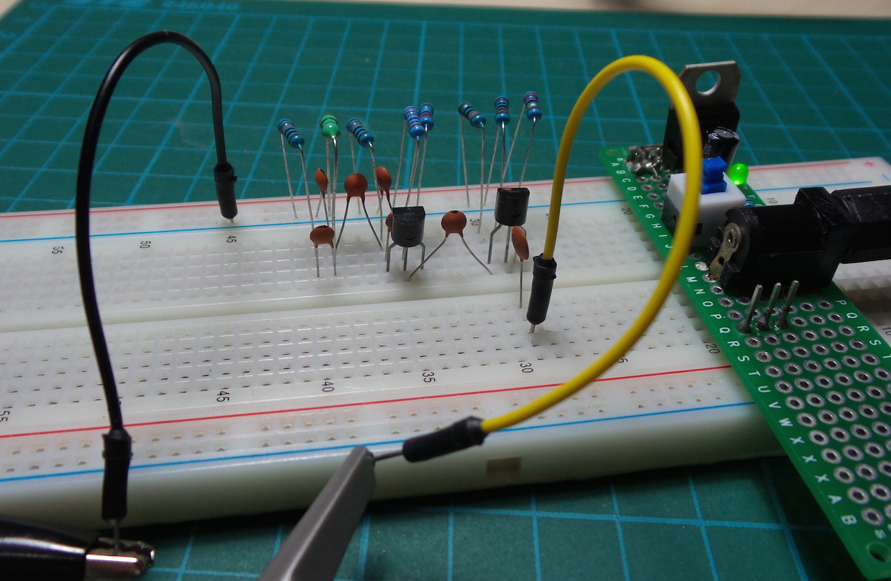 VoltageControlledOscillator_breadboard