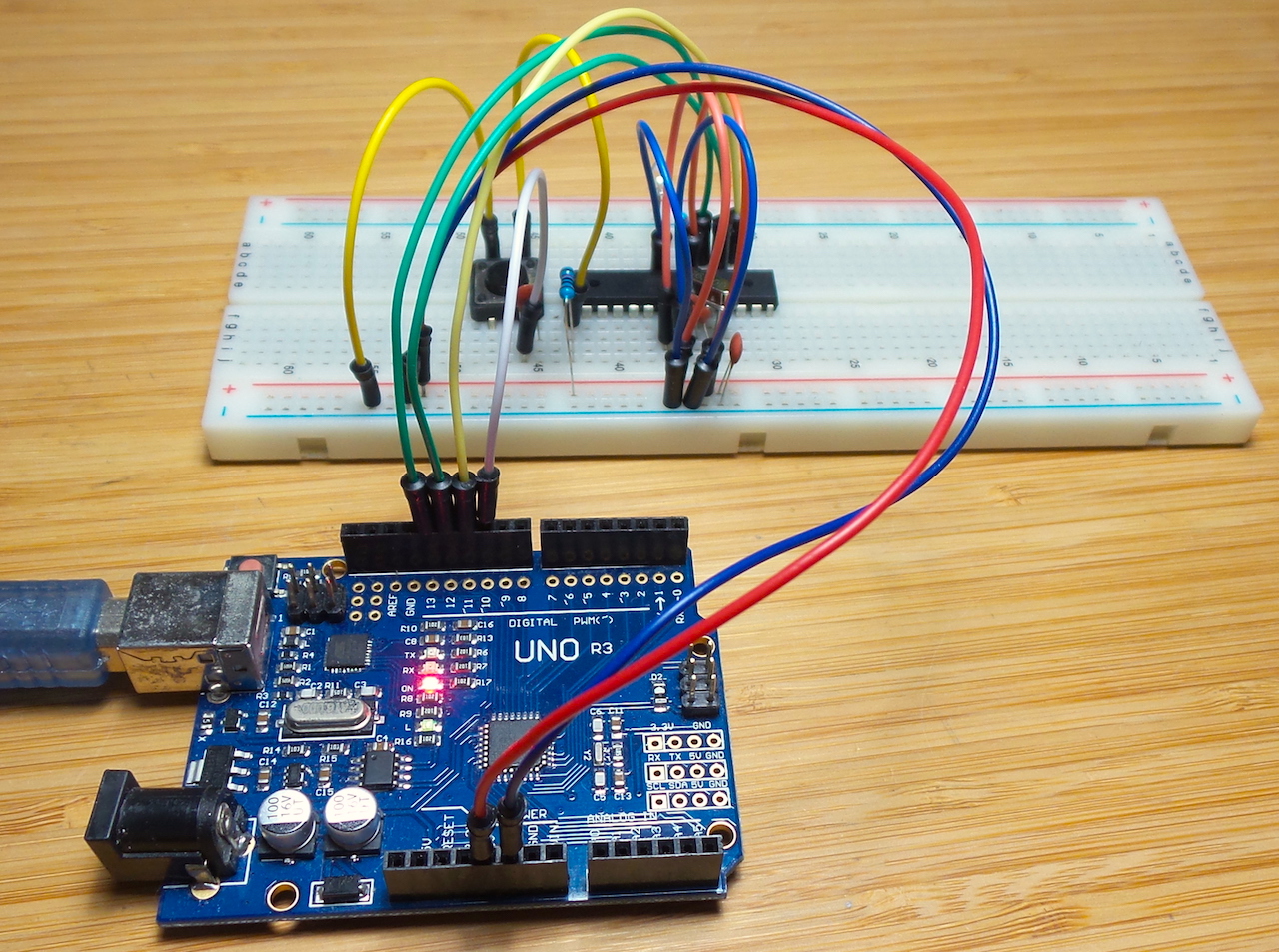 ICSP_connection_on_breadboard